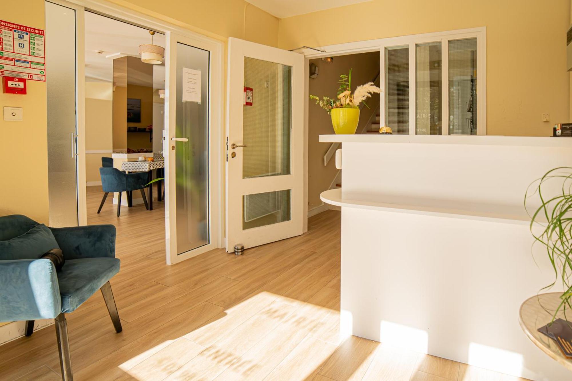 Saint-Pol-de-Léon Hotel De La Mairie מראה חיצוני תמונה